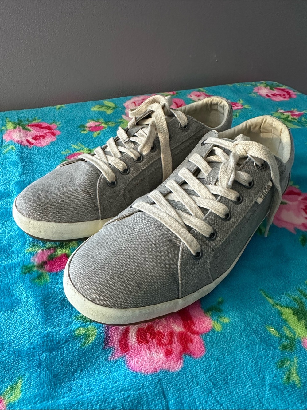 Taos Star Footwear Gray Canvas Women's Sneakers